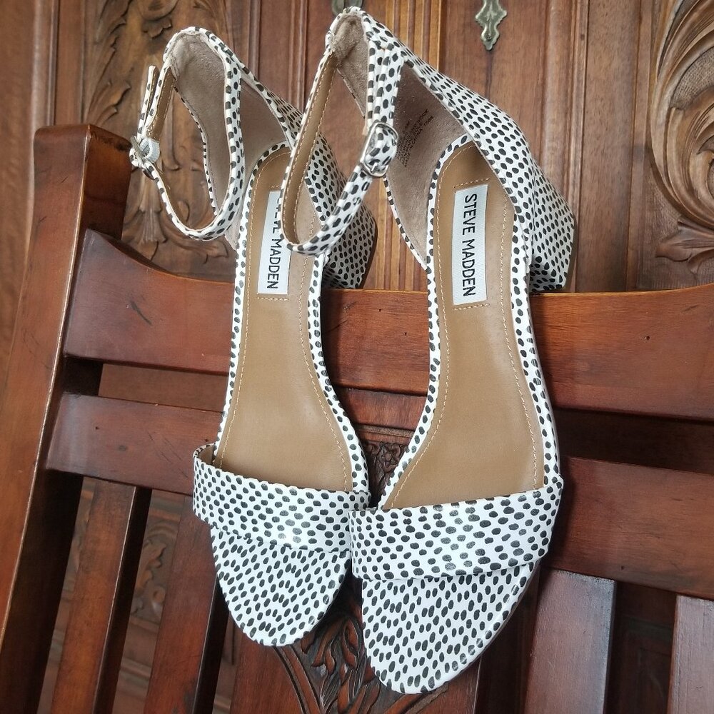 NWOT Steve Madden Heels